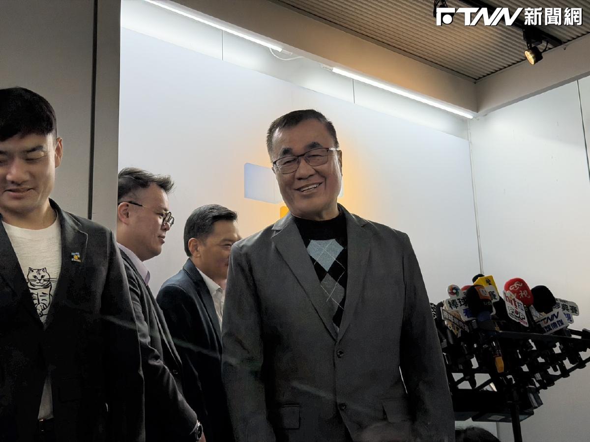 社子島自救會清晨赴蔣萬安官舍陳情　抗議李四川卸任前主持都委會