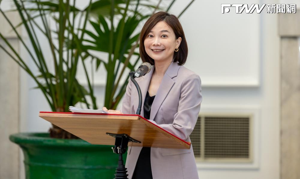 徐巧芯質疑208萬包機費「打到骨折」　總統府力挺卓榮泰：休假自費為國加油　何錯之有？