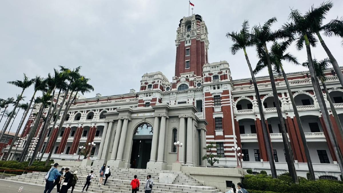男持刀欲闖總統府！怒嗆「上帝要我殺中國共產黨」　依恐嚇公眾安全罪嫌偵辦