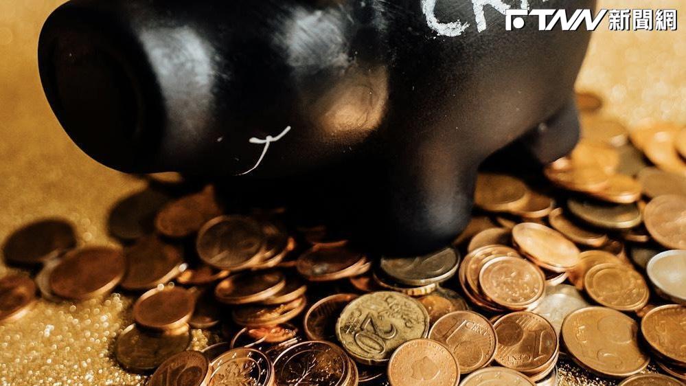 川普一句話油價急殺！自營商倒貨「塑膠股這檔」破千張　記憶體三雄全甩賣、南亞科挨刀9日