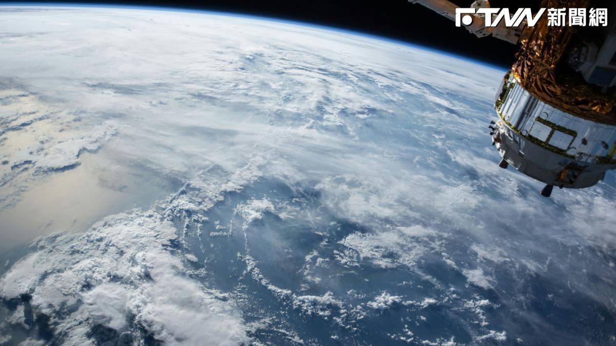 低軌衛星噴上宇宙！「這檔」續攻漲停炸連5漲近50%　國巨、仲琦、康舒同步亮燈