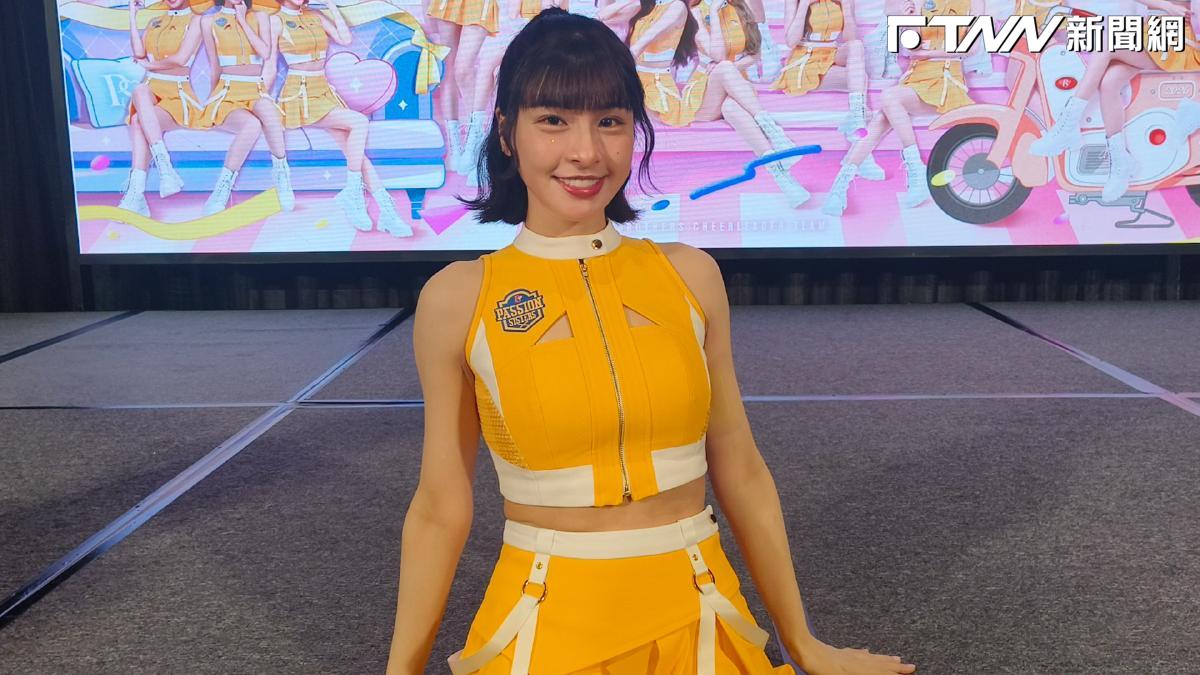 影／台啦啦隊首登東蛋應援寫下里程碑！　峮峮登日本報紙「版面輾壓大谷」羞喊驕傲